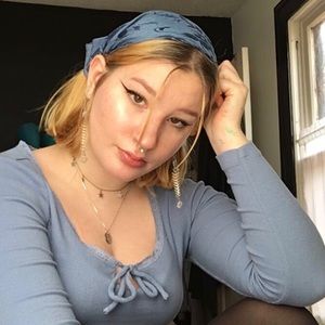 Meet your Posher, Mila